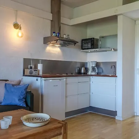 Cozy In Aakirkeby Apartment Åkirkeby